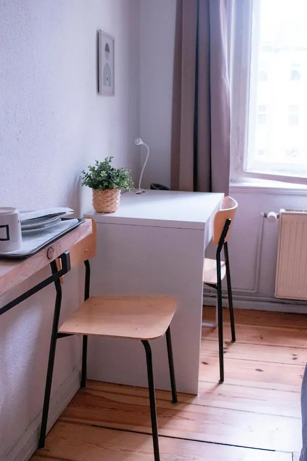 Rum i privatbostad Artsy Room In Shared Flat - 5 Minutes From Schoenhauser Allee Berlin