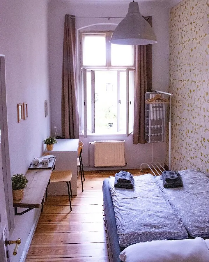 Artsy Room In Shared Flat - 5 Minutes From Schoenhauser Allee Berlin